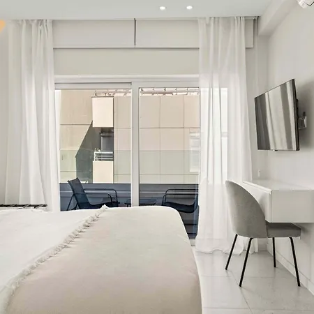Phaedrus Living: Seaside Residences 04 Apartamento